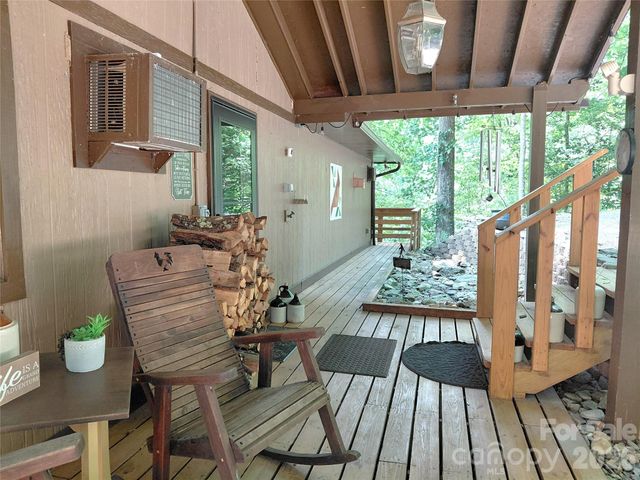 314 Blackberry Lane, Clyde, NC 28721