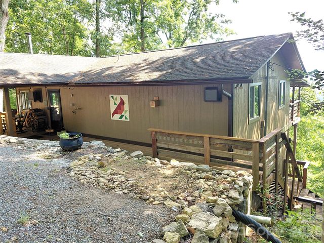 314 Blackberry Lane, Clyde, NC 28721