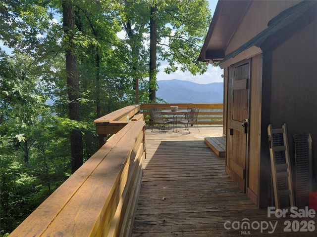 314 Blackberry Lane, Clyde, NC 28721