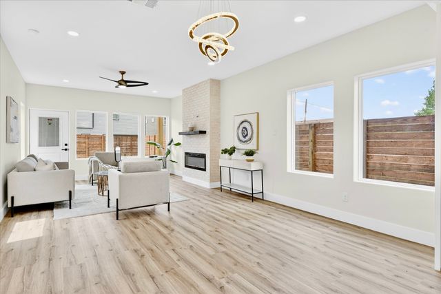2505 Pennsylvania Avenue, Dallas, TX 75215