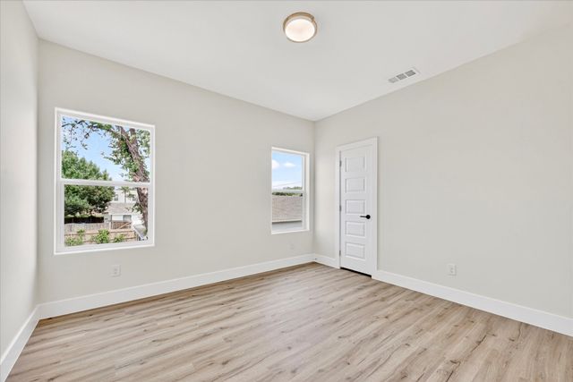 2505 Pennsylvania Avenue, Dallas, TX 75215