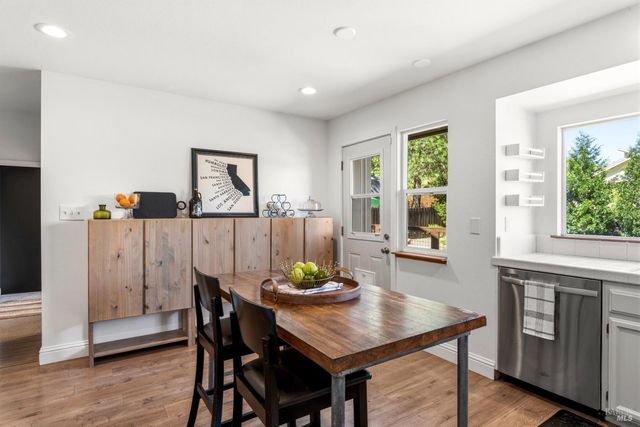 3351 Zaina Ln, Ukiah, CA 95482