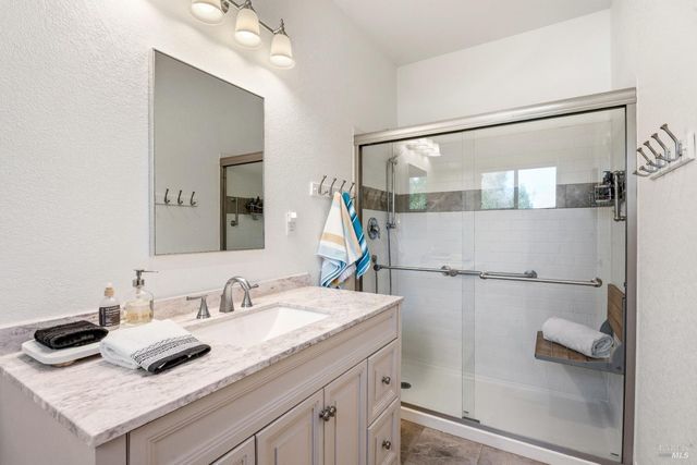 3351 Zaina Ln, Ukiah, CA 95482