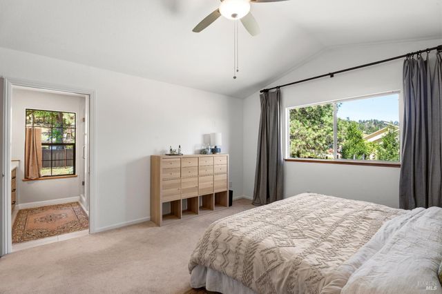 3351 Zaina Ln, Ukiah, CA 95482