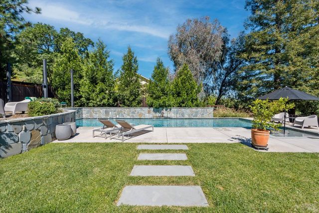 3351 Zaina Ln, Ukiah, CA 95482