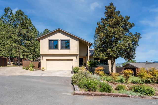 3351 Zaina Ln, Ukiah, CA 95482