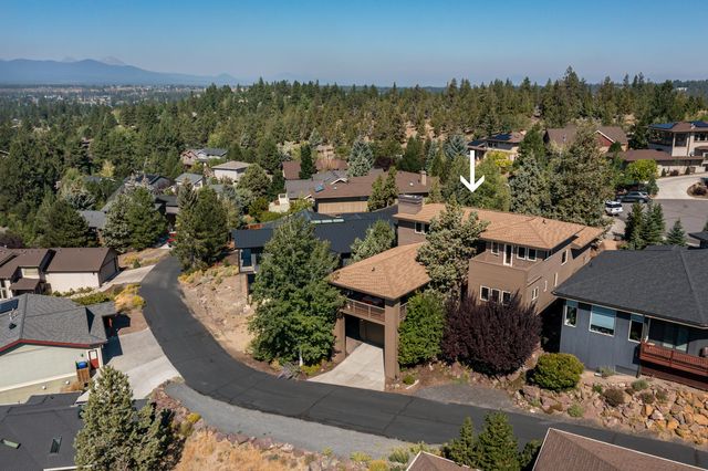 1829 SW Turnberry Place, Bend, OR 97702