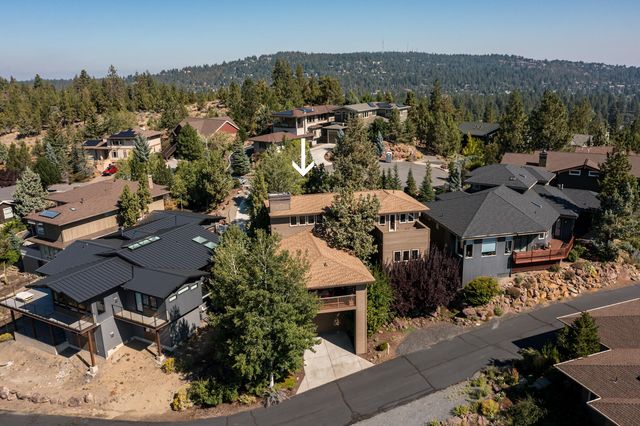 1829 SW Turnberry Place, Bend, OR 97702