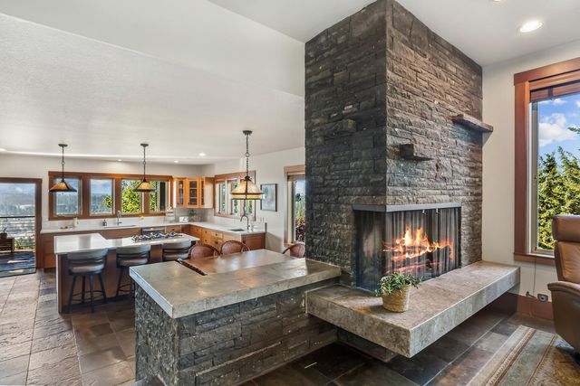 1829 SW Turnberry Place, Bend, OR 97702