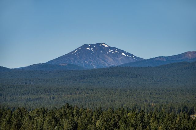 1829 SW Turnberry Place, Bend, OR 97702