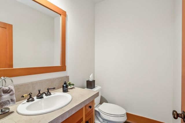 1829 SW Turnberry Place, Bend, OR 97702