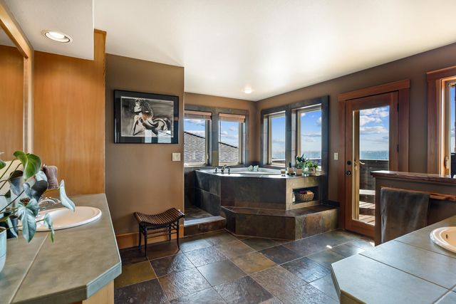 1829 SW Turnberry Place, Bend, OR 97702