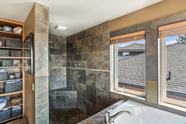 1829 SW Turnberry Place, Bend, OR 97702