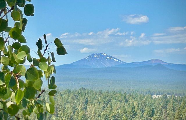 1829 SW Turnberry Place, Bend, OR 97702