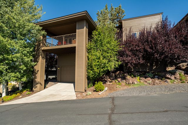1829 SW Turnberry Place, Bend, OR 97702