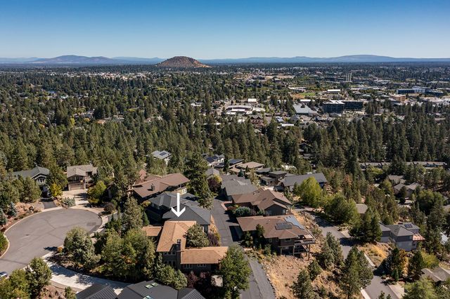 1829 SW Turnberry Place, Bend, OR 97702