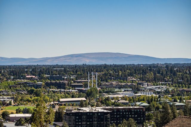 1829 SW Turnberry Place, Bend, OR 97702