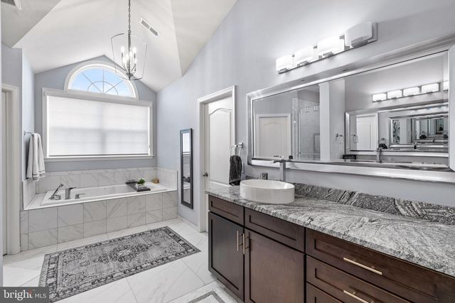 11 ABERDEEN CT, Marlton, NJ 08053