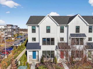 8979 Eager Road, Richmond Heights, MO 63144