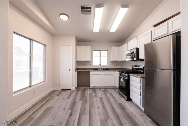 5960 Trickling Descent Street 101, Henderson, NV 89011