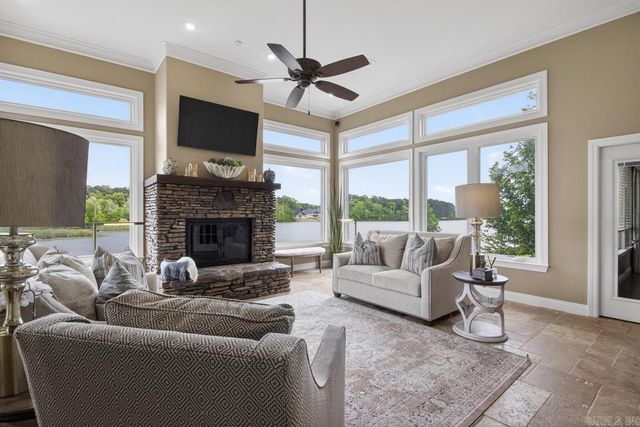 7016 WESTSHORE Avenue, Benton, AR 72019