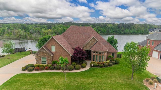 7016 WESTSHORE Avenue, Benton, AR 72019