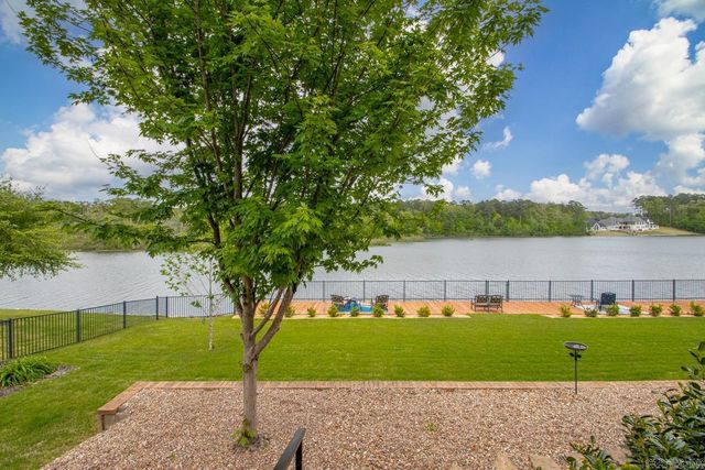 7016 WESTSHORE Avenue, Benton, AR 72019