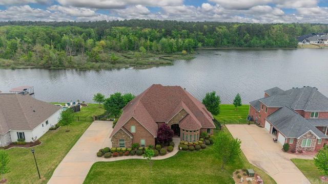 7016 WESTSHORE Avenue, Benton, AR 72019