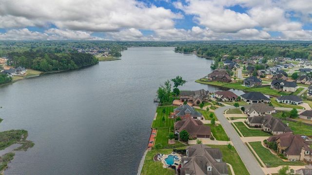 7016 WESTSHORE Avenue, Benton, AR 72019