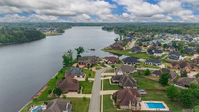 7016 WESTSHORE Avenue, Benton, AR 72019