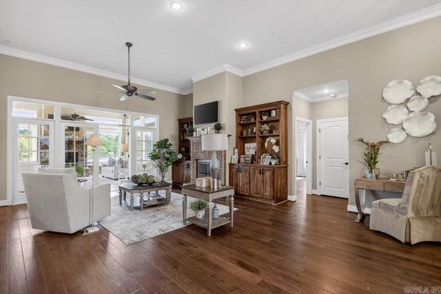 7016 WESTSHORE Avenue, Benton, AR 72019
