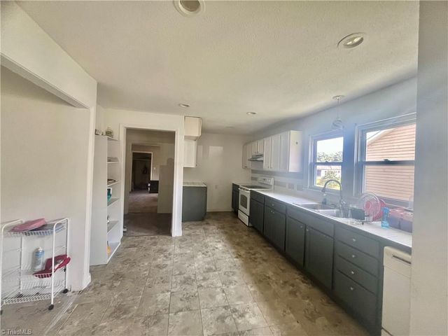 608 Unity Street, Thomasville, NC 27360