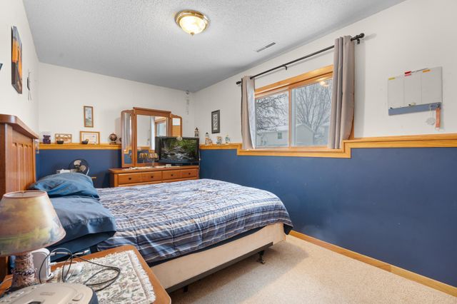 4917 25th Avenue NW, Rochester, MN 55901