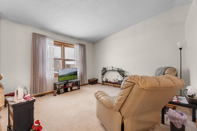 4917 25th Avenue NW, Rochester, MN 55901