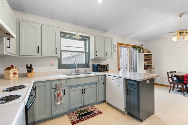 4917 25th Avenue NW, Rochester, MN 55901