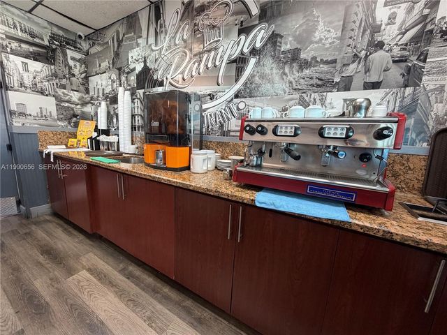 1352 E 4th Ave, Hialeah, FL 33010