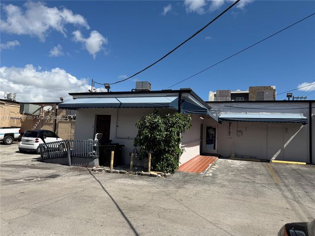 1352 E 4th Ave, Hialeah, FL 33010