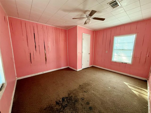 811 S Fenner Avenue, Cleveland, TX 77327