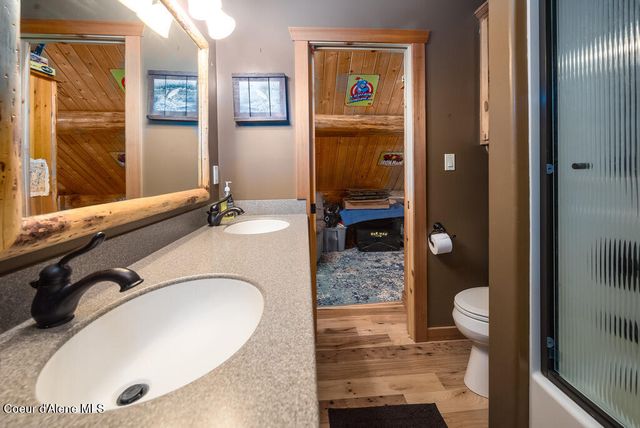 28 Creekside LN, Hope, ID 83836