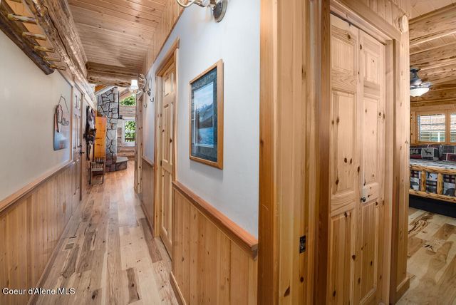 28 Creekside LN, Hope, ID 83836