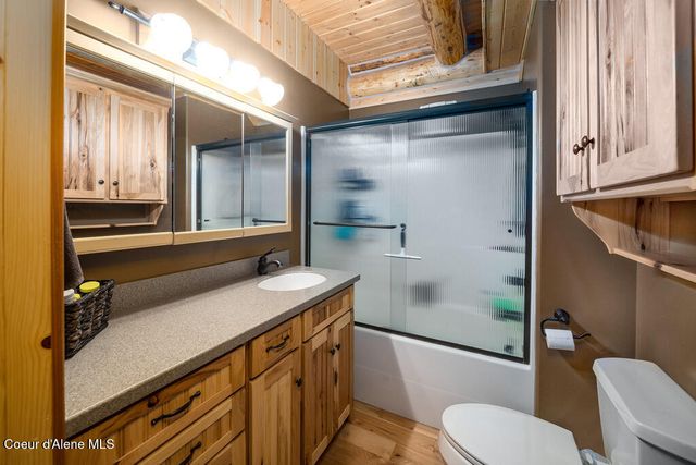 28 Creekside LN, Hope, ID 83836