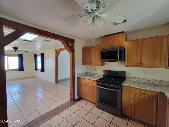 8075 E Bloomfield Road, Hereford, AZ 85615