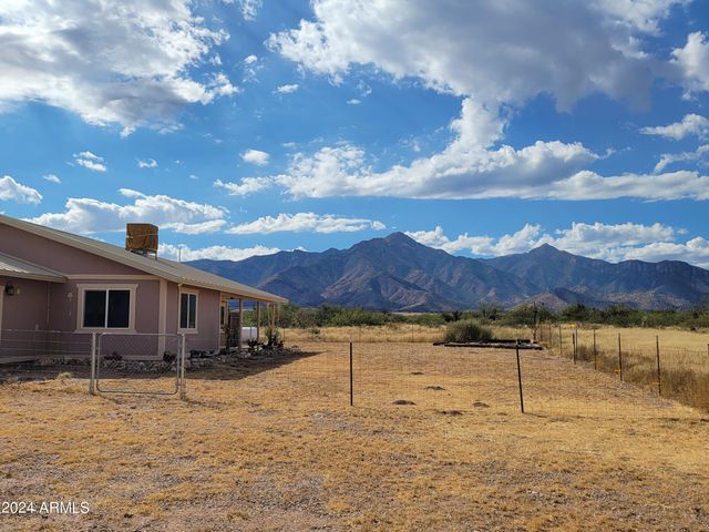 8075 E Bloomfield Road, Hereford, AZ 85615