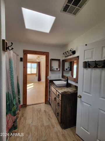 8075 E Bloomfield Road, Hereford, AZ 85615