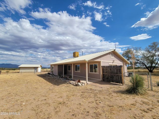 8075 E Bloomfield Road, Hereford, AZ 85615