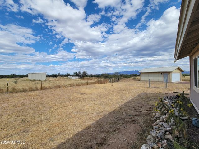 8075 E Bloomfield Road, Hereford, AZ 85615