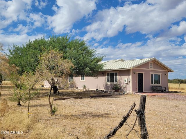 8075 E Bloomfield Road, Hereford, AZ 85615