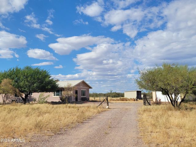 8075 E Bloomfield Road, Hereford, AZ 85615
