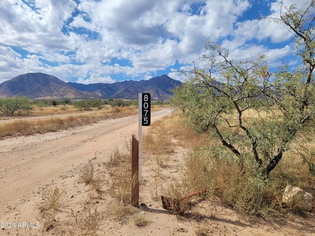 8075 E Bloomfield Road, Hereford, AZ 85615