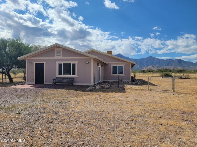 8075 E Bloomfield Road, Hereford, AZ 85615
